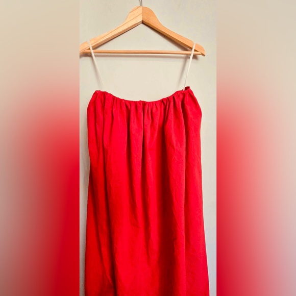 Sold HELSA crinkle pleated gown-sold out everywhere - Picture 11 of 13